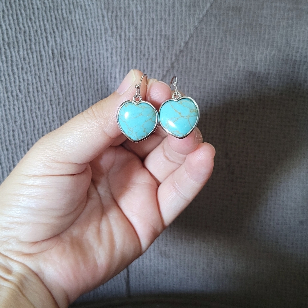 Iris & Lily Turquoise With Copper Veins Heart♥️ Drop⬇️ Earrings - Picture 14 of 15